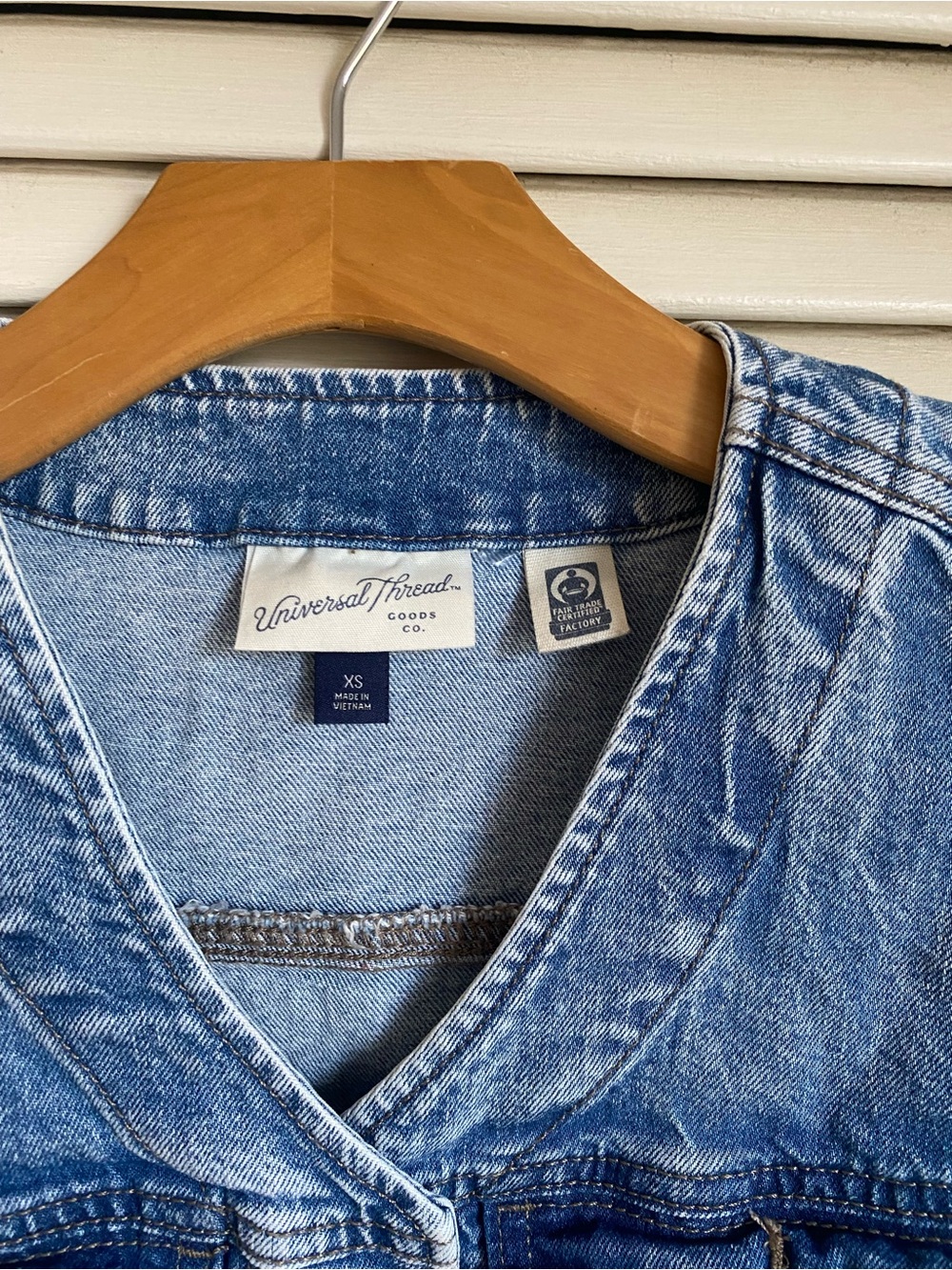 Universal Thread Jean Vest - Picture 2 of 4